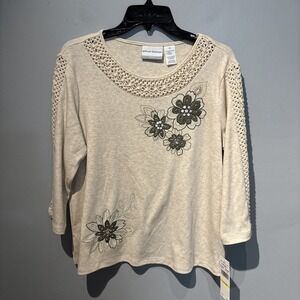 Alfred Dunner Beige Top 3/4 Sleeves Embroidered Trim Beaded Appliqué Floral SzPM
